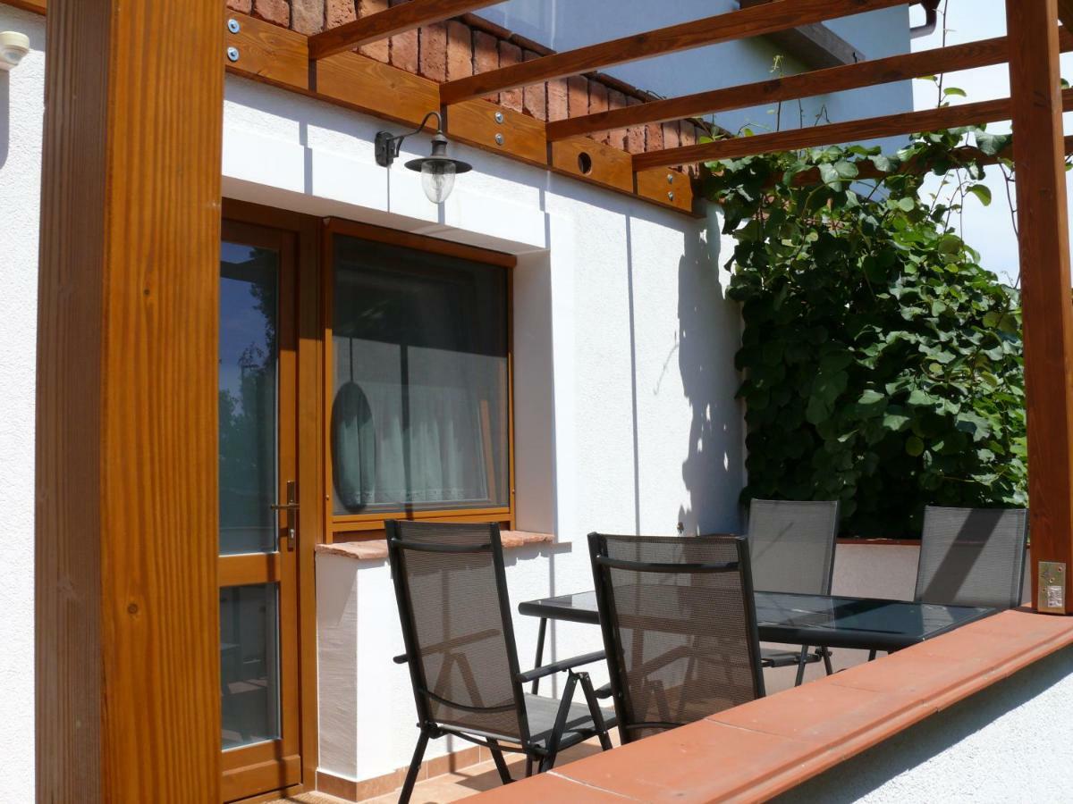 Sara Apartman เฮวิซ ภายนอก รูปภาพ